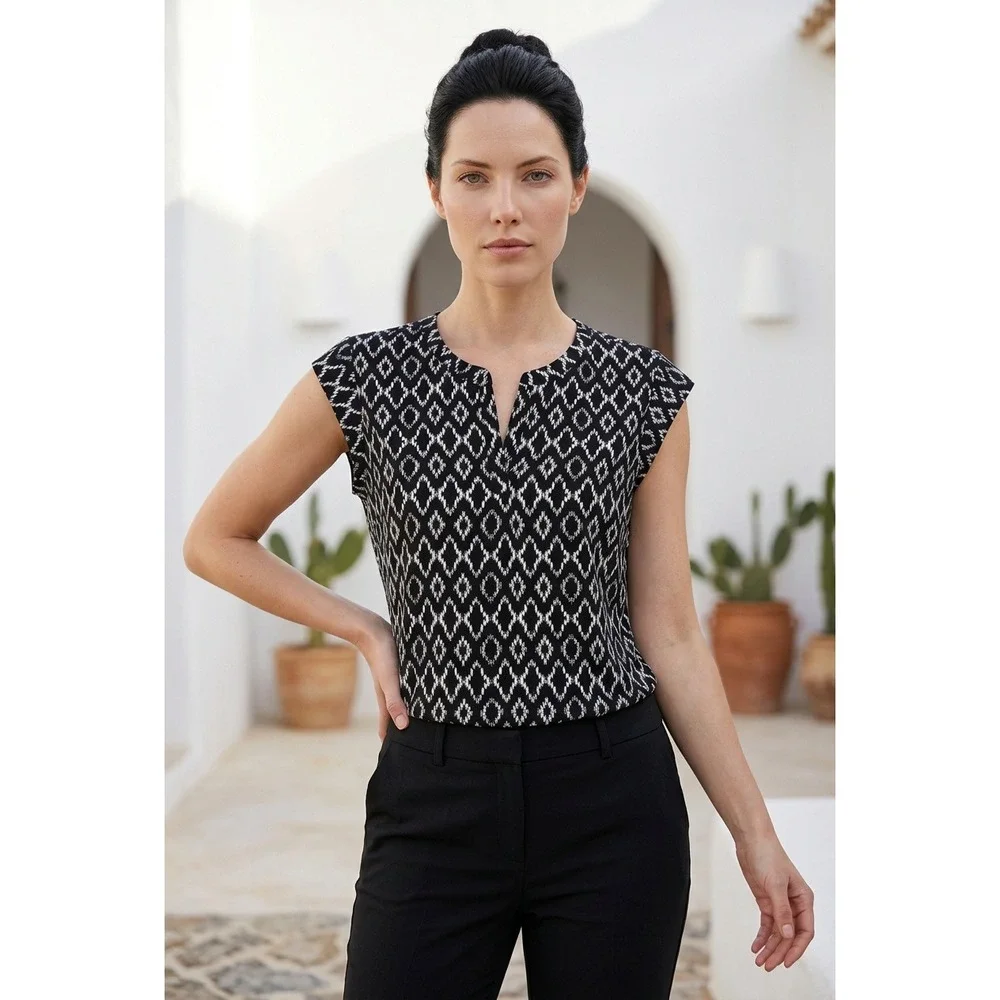 Hilary Radley Womens Black White Ikat Diamond Print Split Neck Blouse‎ Size Med